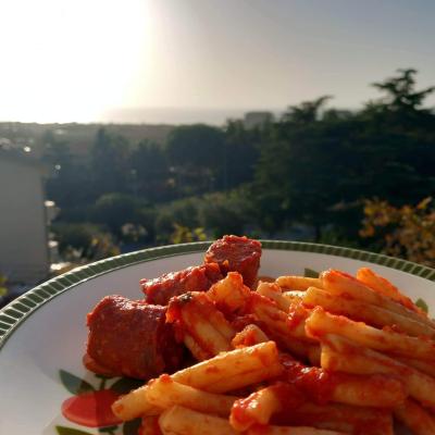 Caserecce Con Passata Di Pomodoro E Salsiccia Affumicata Elena Vommaro